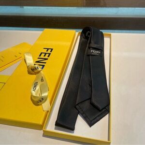 Fendi 💋Elegant Black Silk Tie